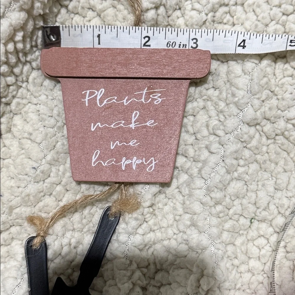 N/A charming brown